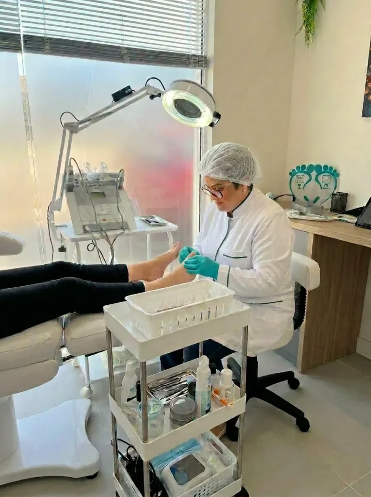 clinica de podologia em Joinville Iza Pinz cuidados com os pés saude podologa (7)